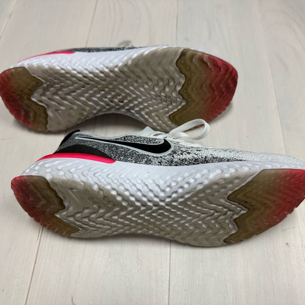 Nike Women's Gray and Pink Sneakers - Picture 3 of 4